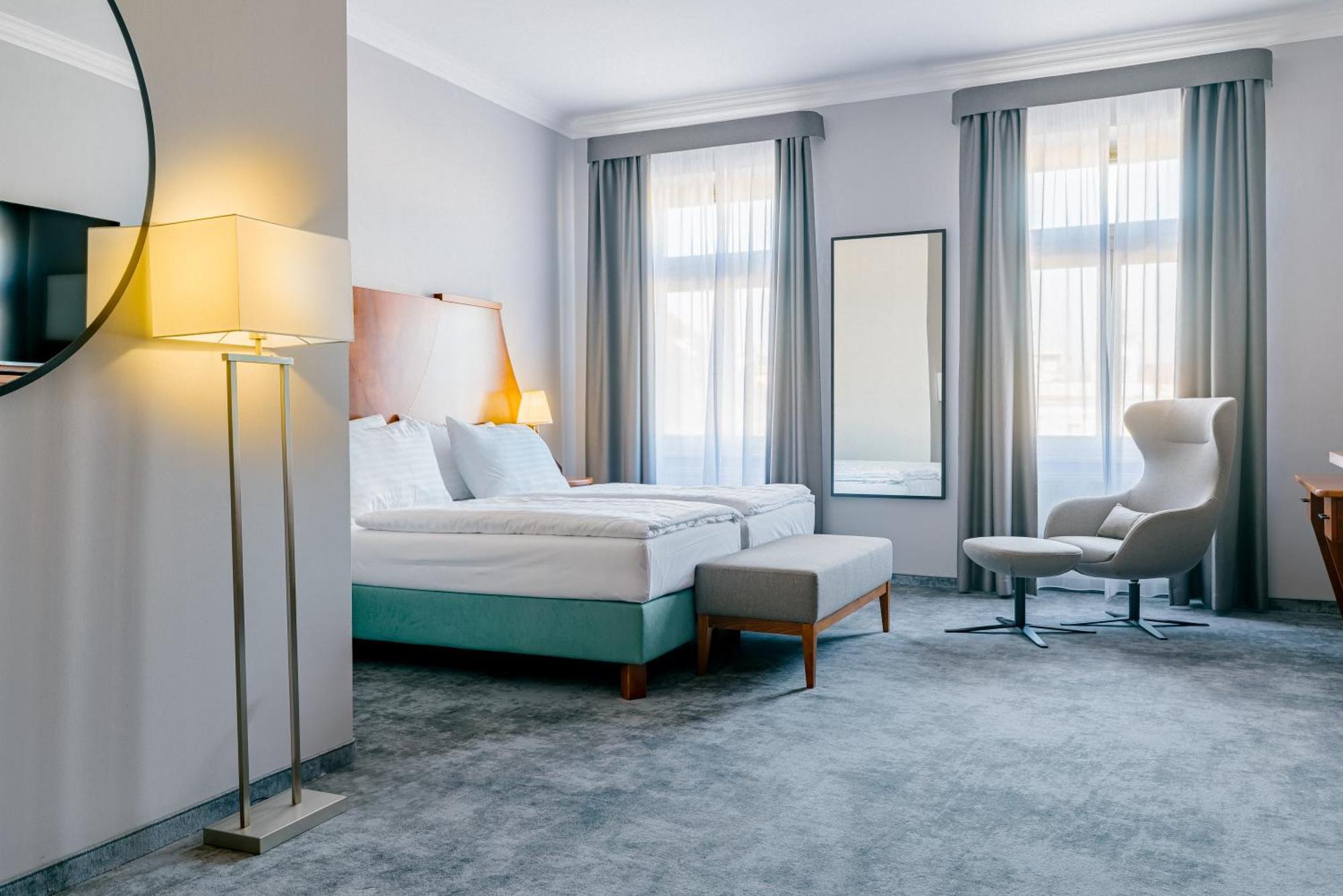 Grandhotel Zvon Ceske Budejovice Dış mekan fotoğraf
